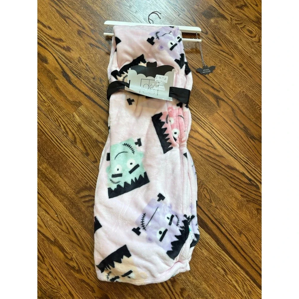 Halloween Pink Frankenstein Soft Plush Throw Blanket 50